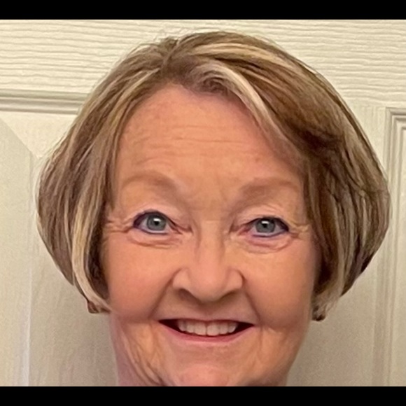 Meet your Posher, Lisa - Picture 1 of 1